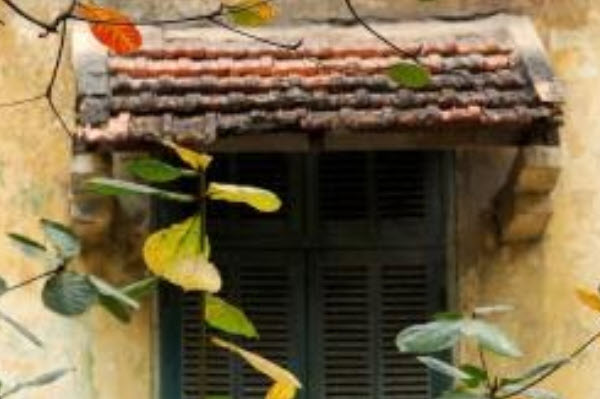 What season is the most beautiful in Hanoi?