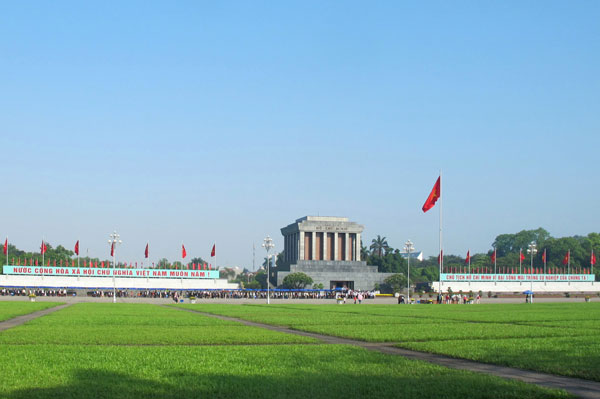 Which hotel should I stay at when going to Hanoi?