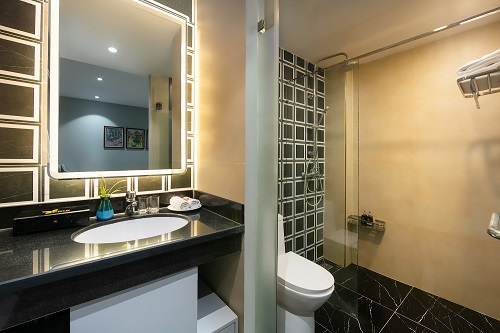 작은 창문이 있는 수페리어 더블룸