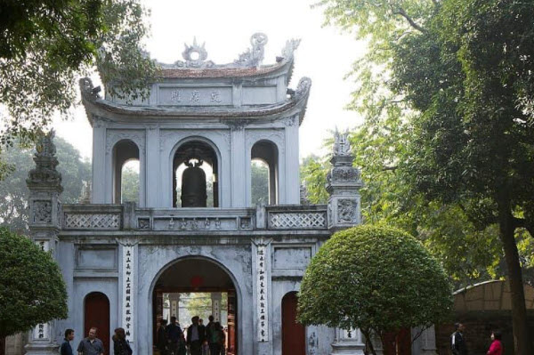 Where is Van Mieu Quoc Tu Giam?